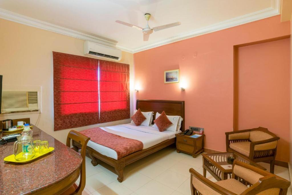 Hotel Crescent Park Chennai Zewnętrze zdjęcie